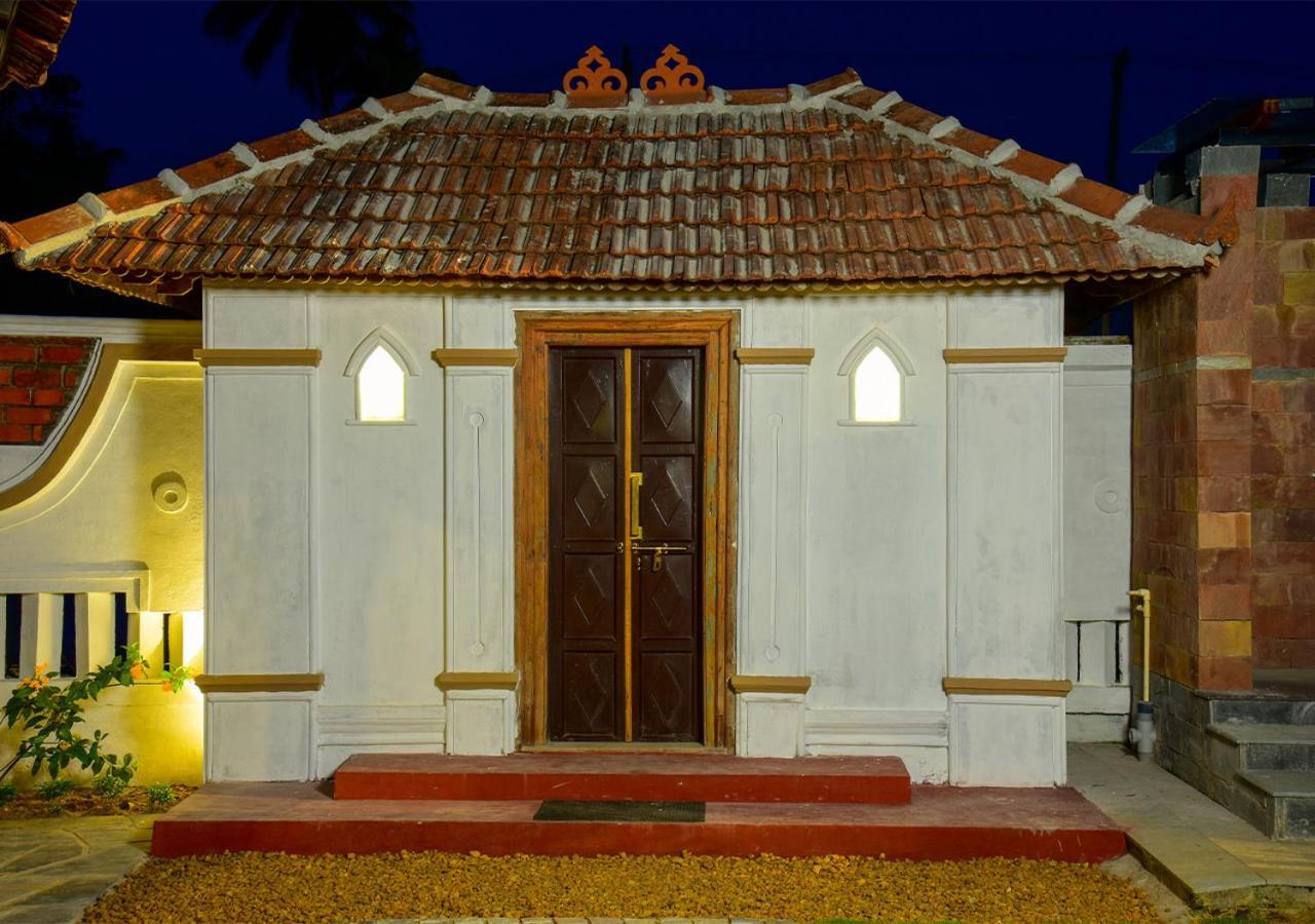 Kumarakom Tharavadu - A Heritage Hotel, クマラコム エクステリア 写真